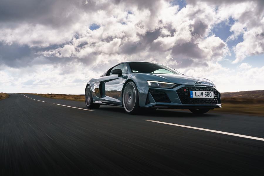  Audi R8 V10 Performance 2019 года  (UK) (фото 28 из 136)
